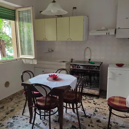 Trilocale A 50 Metri Dal Mare Lejlighed *